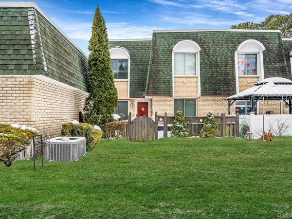 615 Blue Ridge Drive, Unit 615, Medford, NY 11763