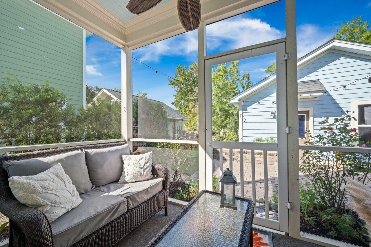 103 Green Grass Road Photo 25