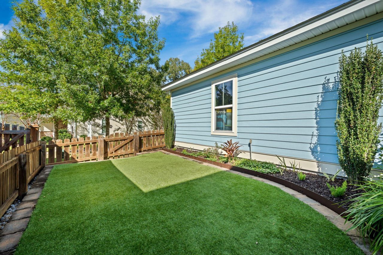 103 Green Grass Road Photo 31