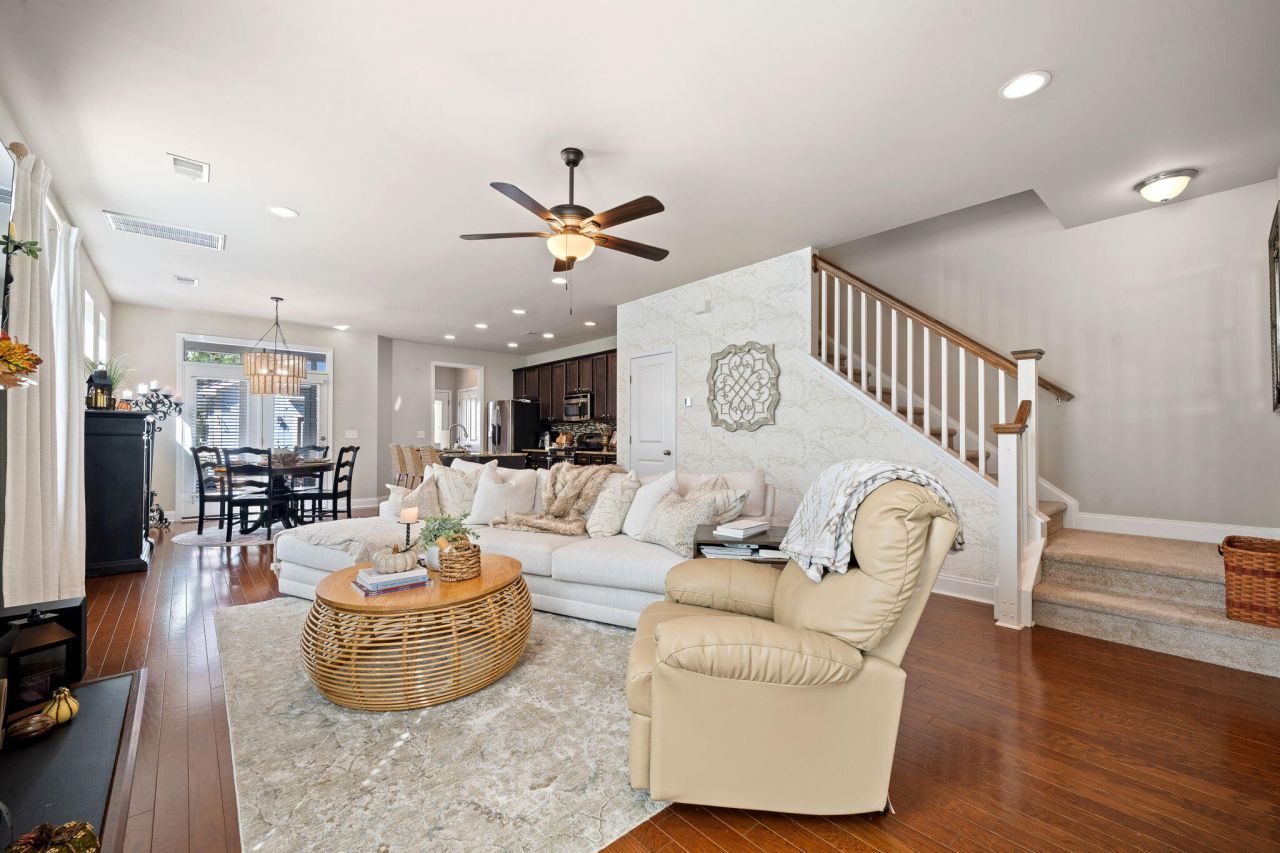 103 Green Grass Road Photo 4