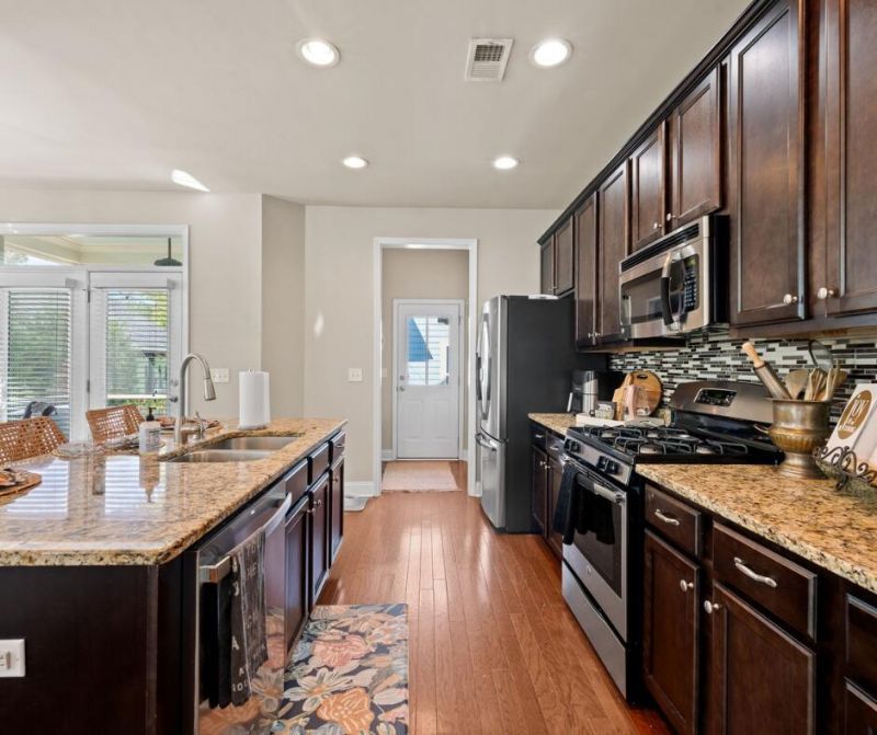 103 Green Grass Road Photo 5