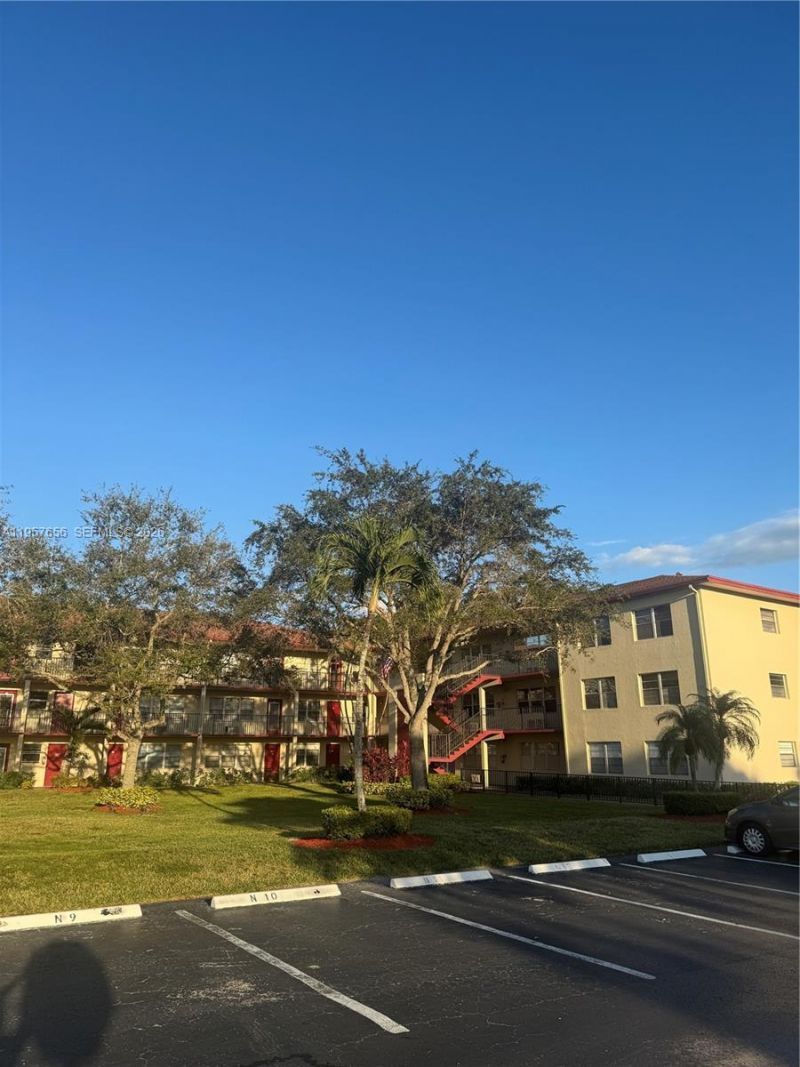 200 SW 132nd Way, Unit 207L, Pembroke Pines, FL 33027 Photo