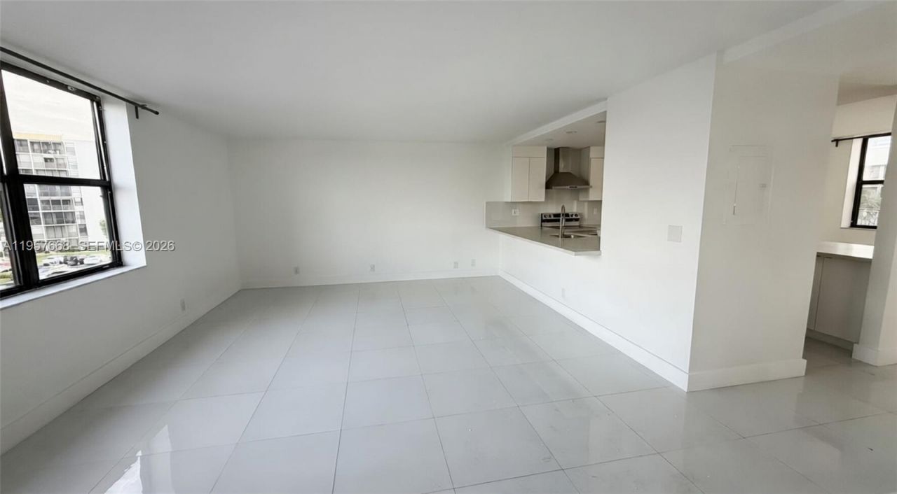20441 NE 30th Ave, Unit 412-9, Aventura, FL 33180 Photo