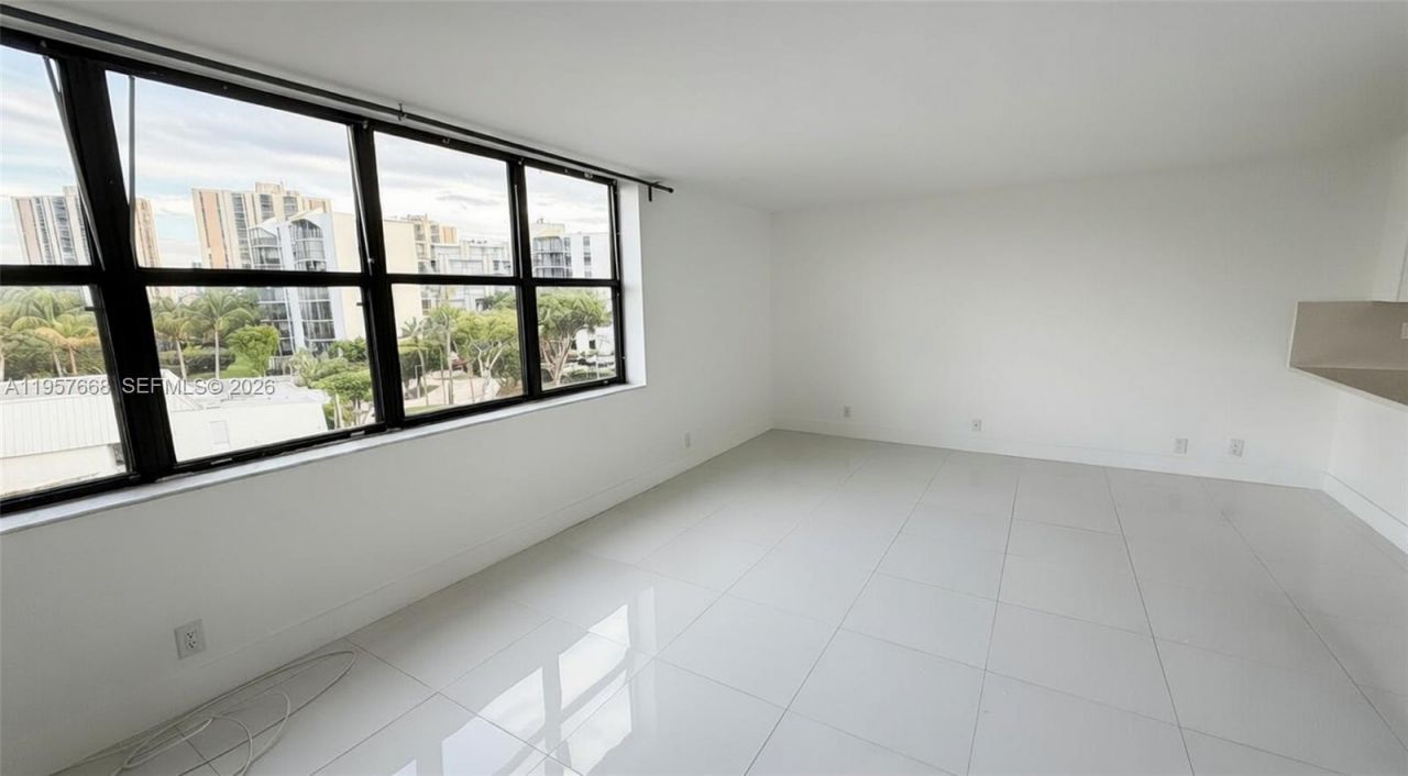 20441 NE 30th Ave, Unit 412-9, Aventura, FL 33180 Photo