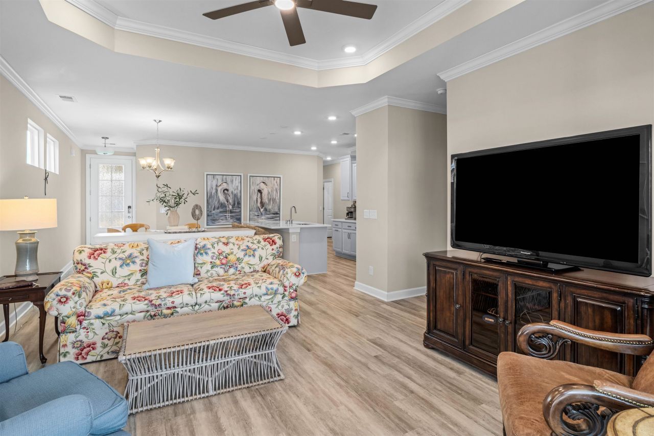 1011 Cascade Loop Photo 12