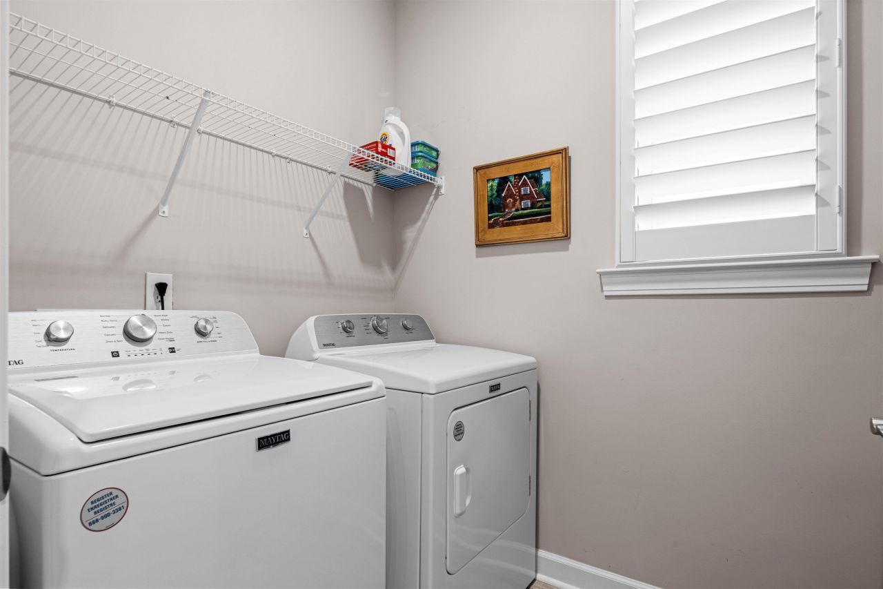 1011 Cascade Loop Photo 19