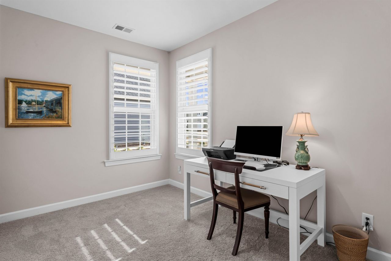 1011 Cascade Loop Photo 22