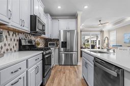 1011 Cascade Loop photo 4