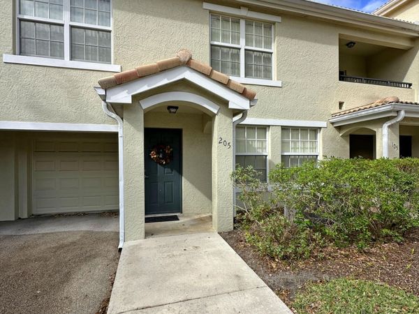 154 SW Peacock Boulevard, Unit 28-205, Port Saint Lucie, FL 34986