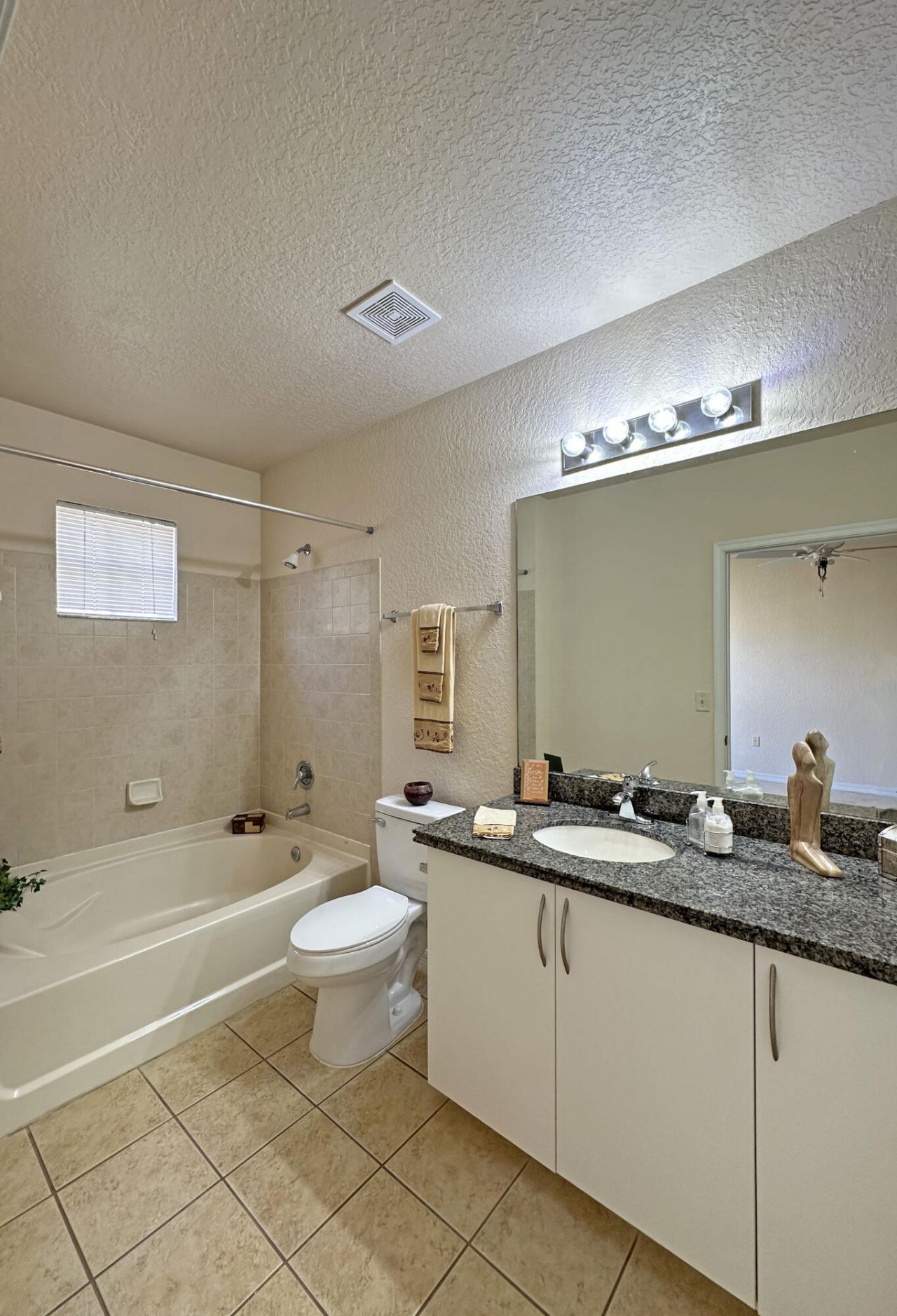 154 SW Peacock Boulevard, Unit 28-205, Port Saint Lucie, FL 34986 Photo