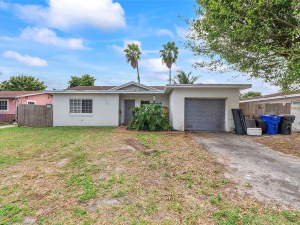 6810 Merion Ct, North Lauderdale, FL 33068