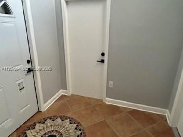 12991 NW 9th Ln, Unit B, Miami, FL 33182