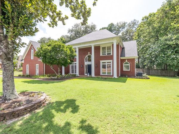 2921 CRYE CREST CV, Germantown, TN 38138