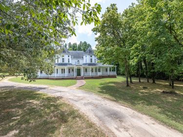 860 KEOUGH DR, Piperton, TN 38017