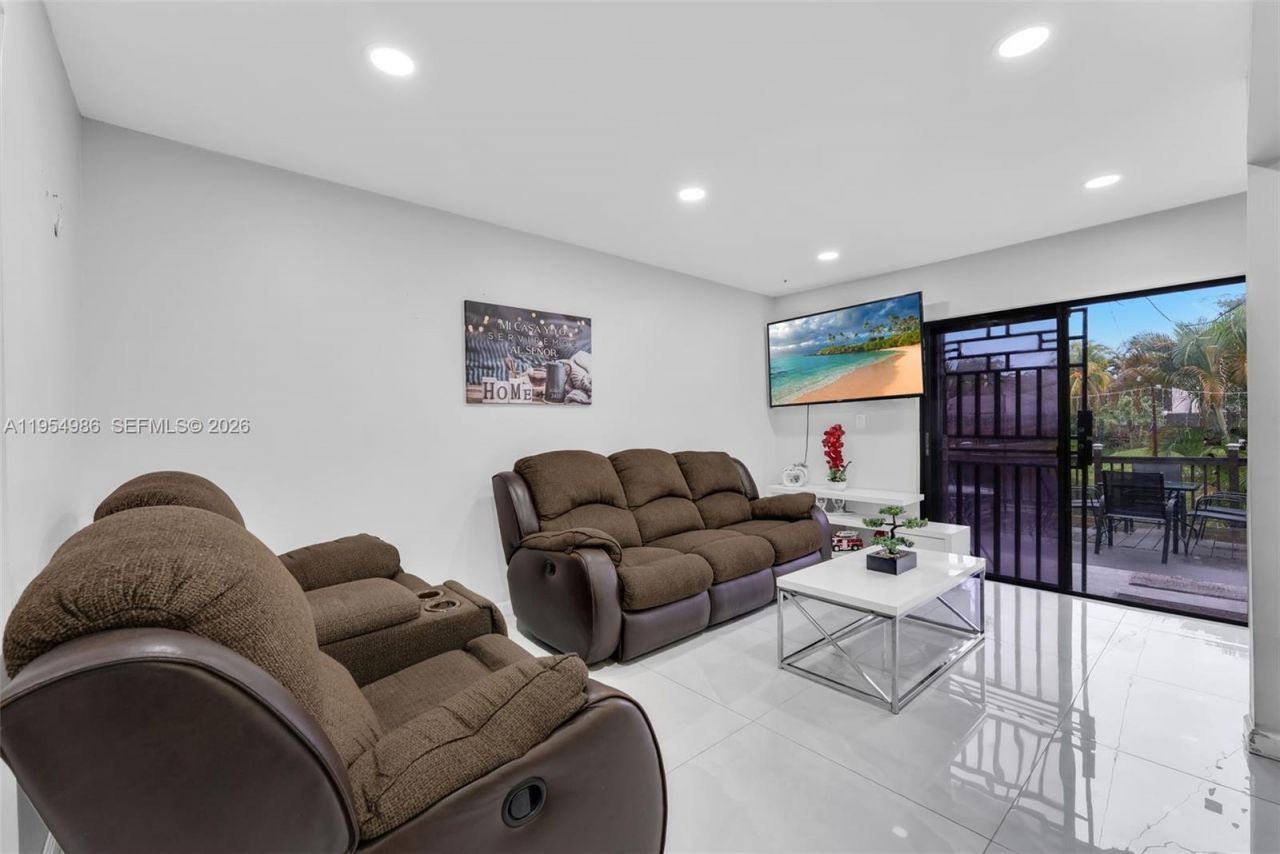 12233 SW 24th Ter, Unit 35, Miami, FL 33175 Photo