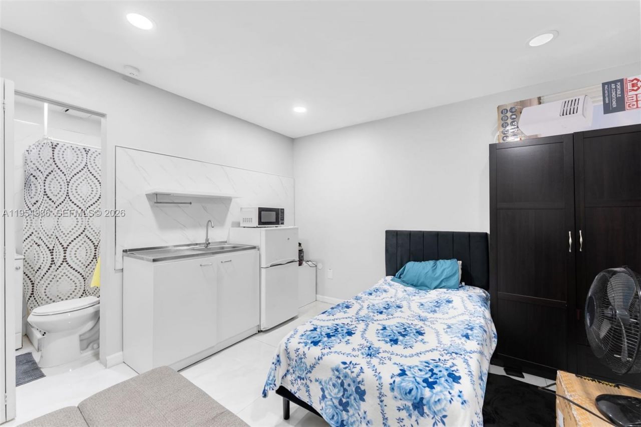 12233 SW 24th Ter, Unit 35, Miami, FL 33175 Photo