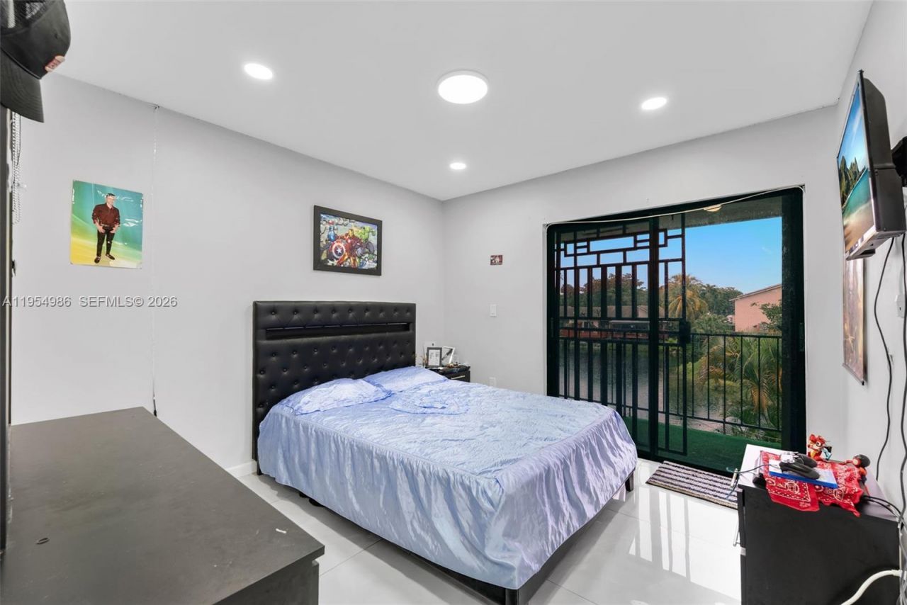 12233 SW 24th Ter, Unit 35, Miami, FL 33175 Photo
