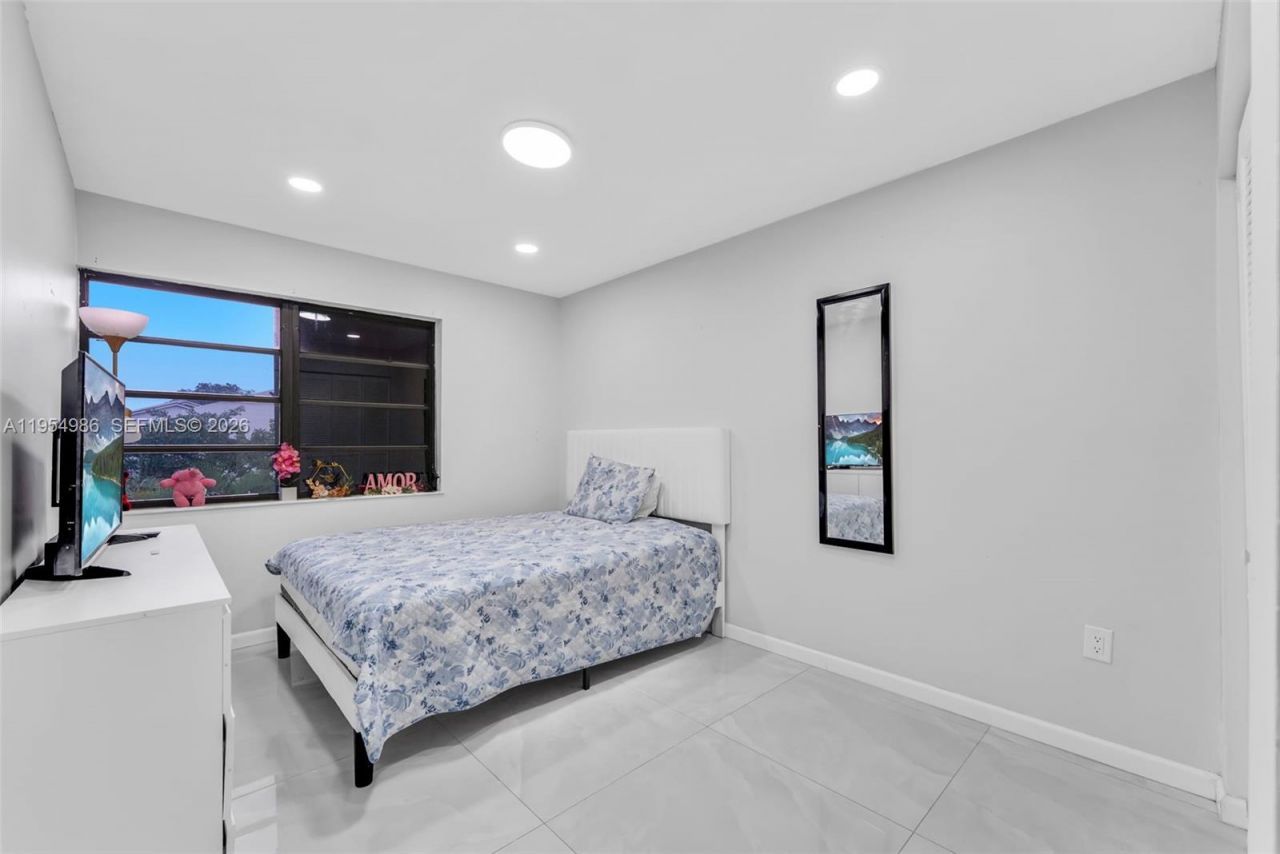 12233 SW 24th Ter, Unit 35, Miami, FL 33175 Photo