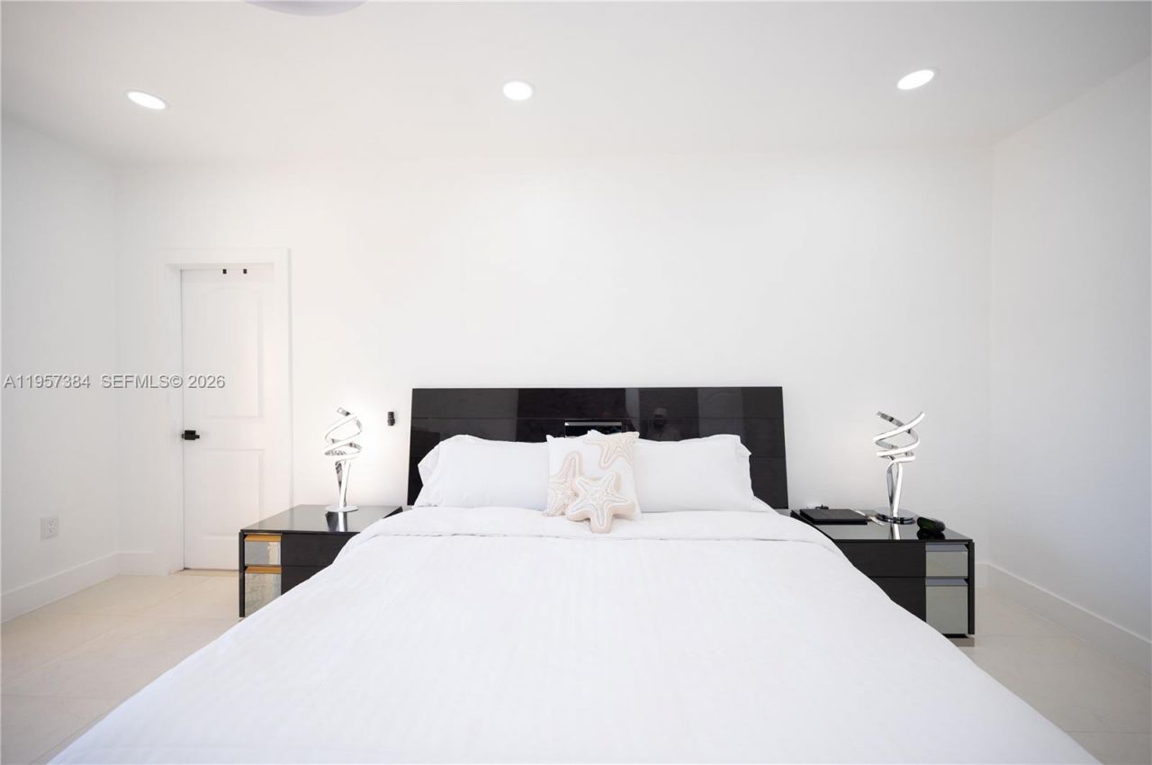 1046 NE 17th Ter, Homestead, FL 33033 Photo