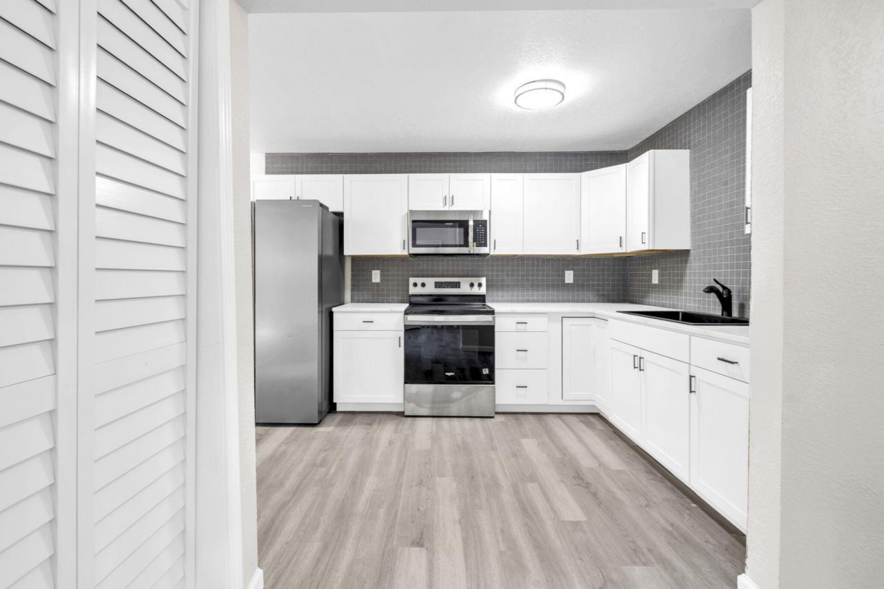 107 NW Wayne Avenue, Fort Walton Beach, FL 32548 Main Photo