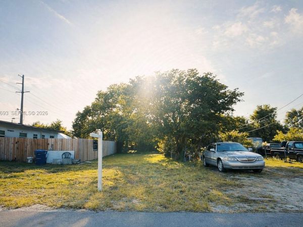 7014 NW 21st Ave, Miami, FL 33147