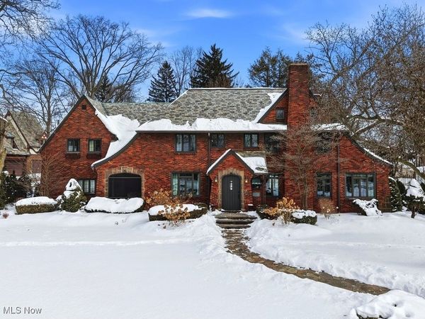 1153 Sunset View Drive, Akron, OH 44313