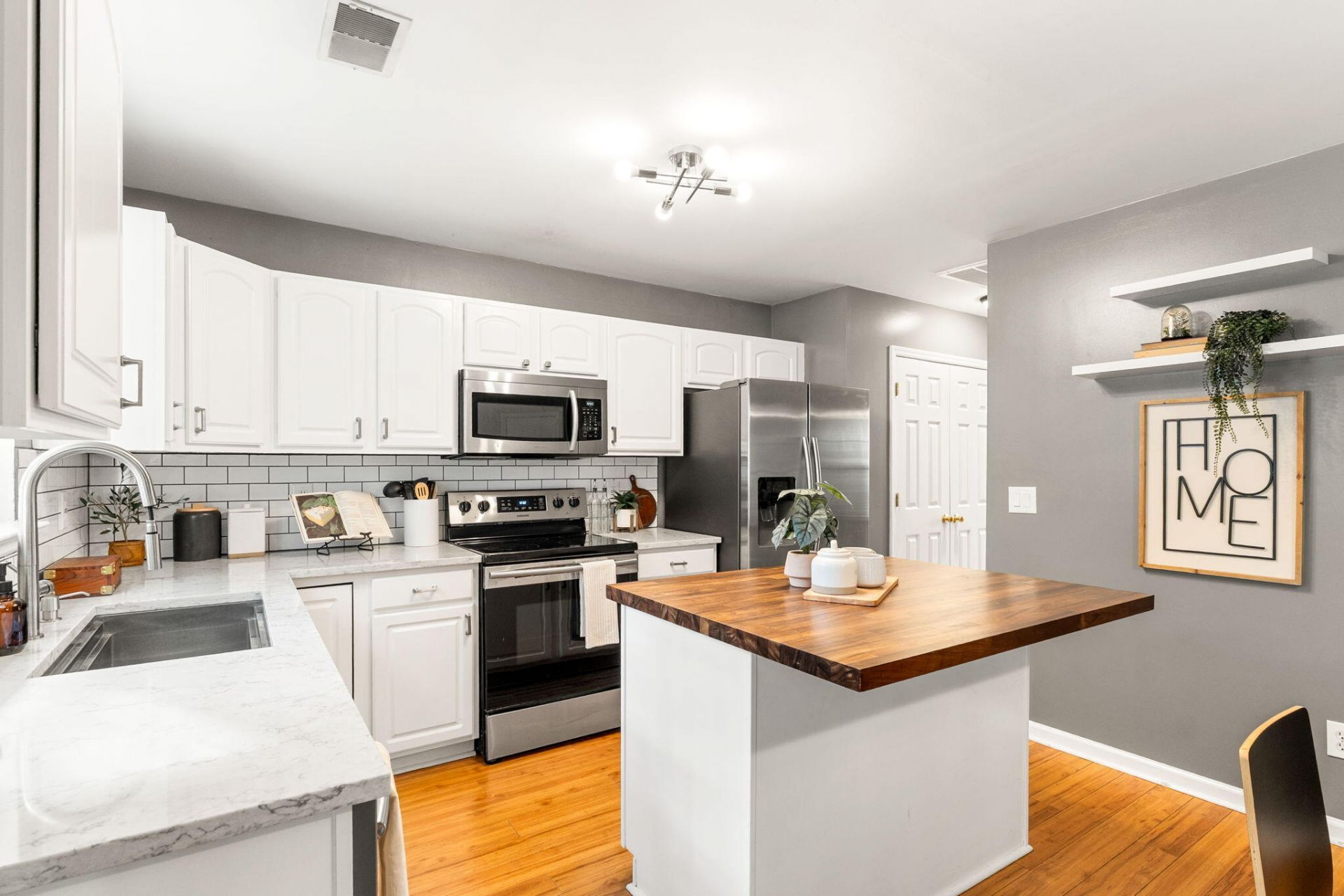 129 Towering Pine Drive Photo 8