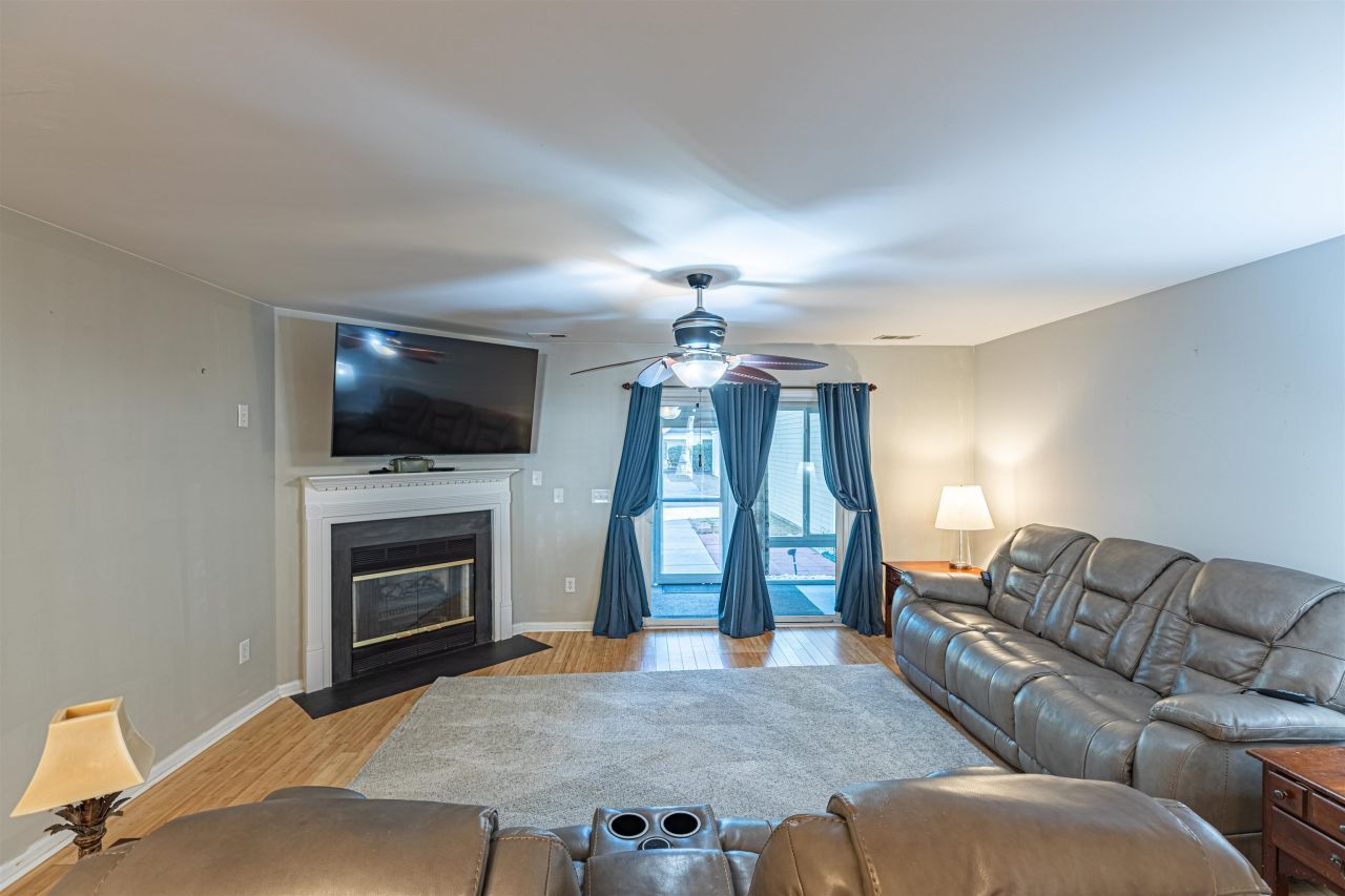 1293 Harvester Circle Photo 10