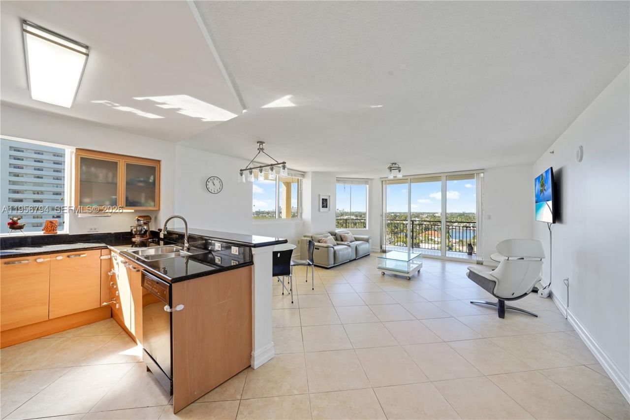 2001 N Ocean Blvd, Unit 1002, Fort Lauderdale, FL 33305 Photo