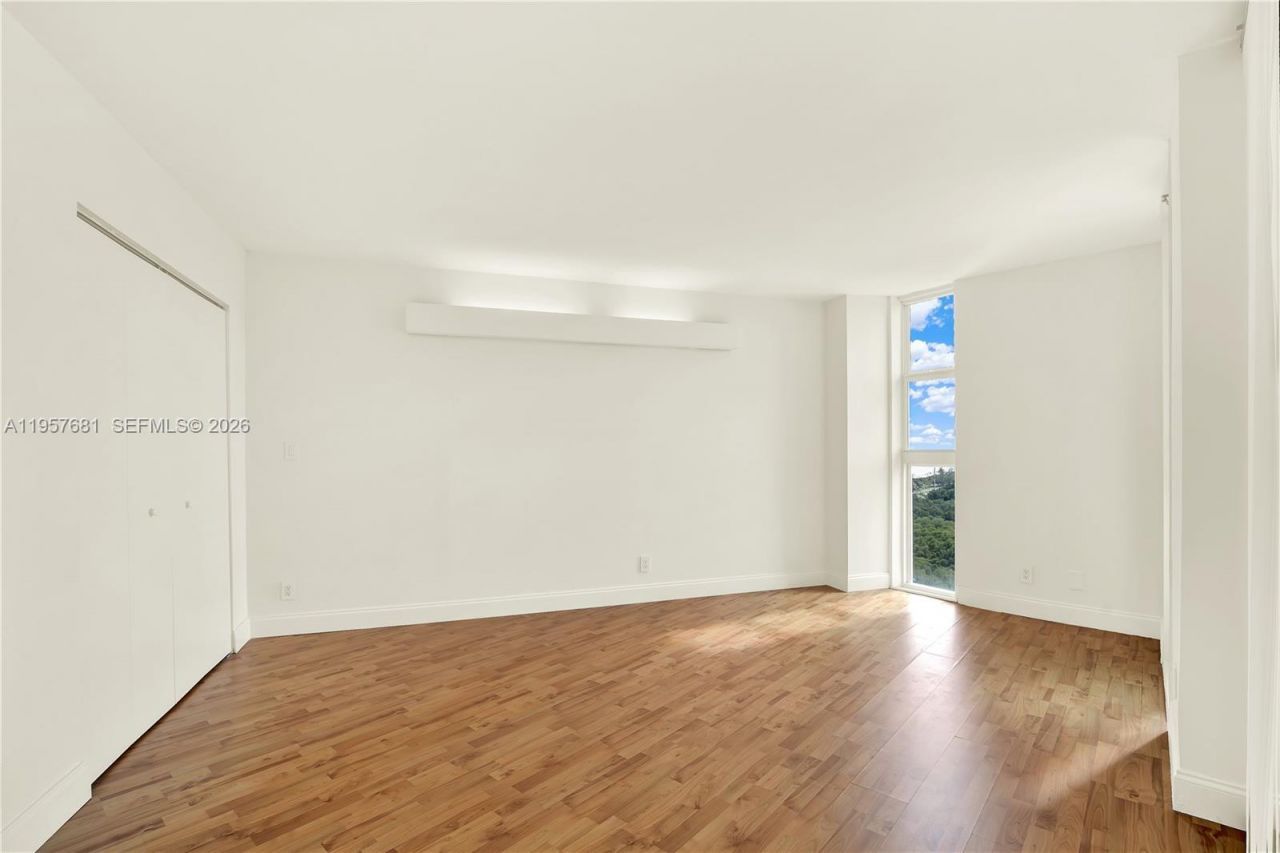 100 S Bayview Dr, Unit 1222, Sunny Isles Beach, FL 33160 Photo