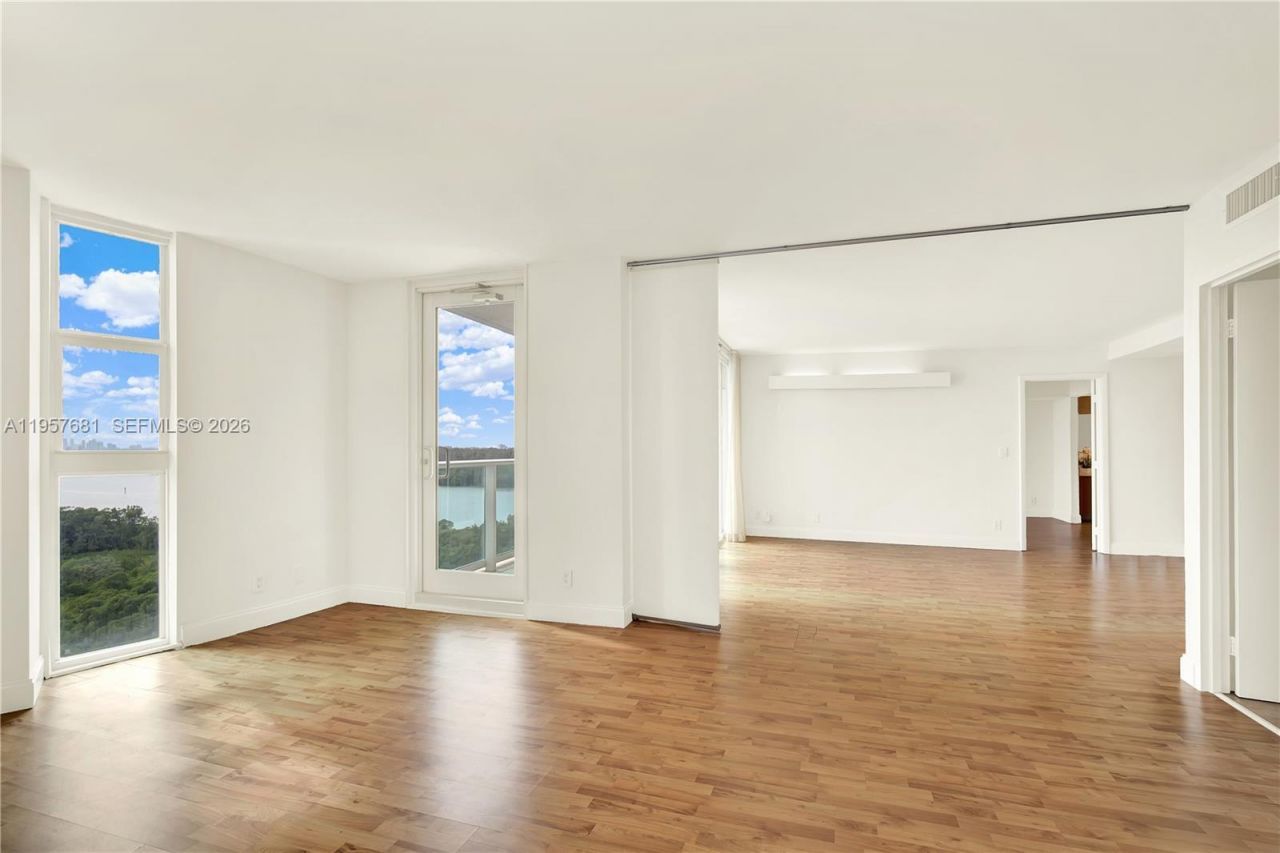 100 S Bayview Dr, Unit 1222, Sunny Isles Beach, FL 33160 Photo
