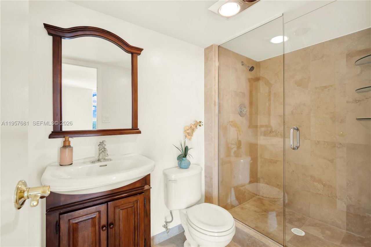 100 S Bayview Dr, Unit 1222, Sunny Isles Beach, FL 33160 Photo