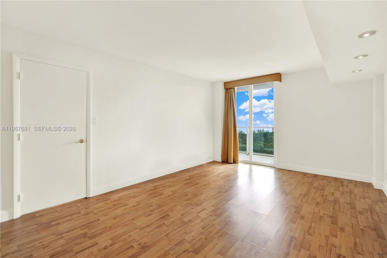 100 S Bayview Dr, Unit 1222, Sunny Isles Beach, FL 33160 Photo