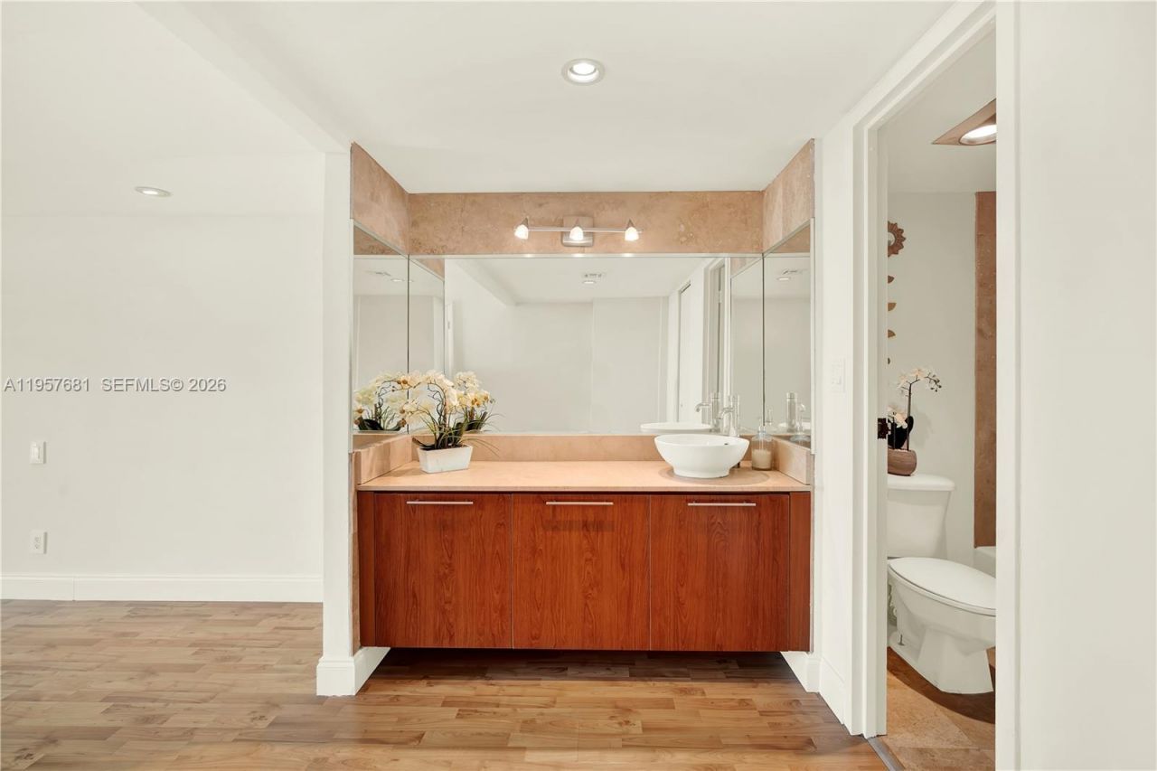 100 S Bayview Dr, Unit 1222, Sunny Isles Beach, FL 33160 Photo