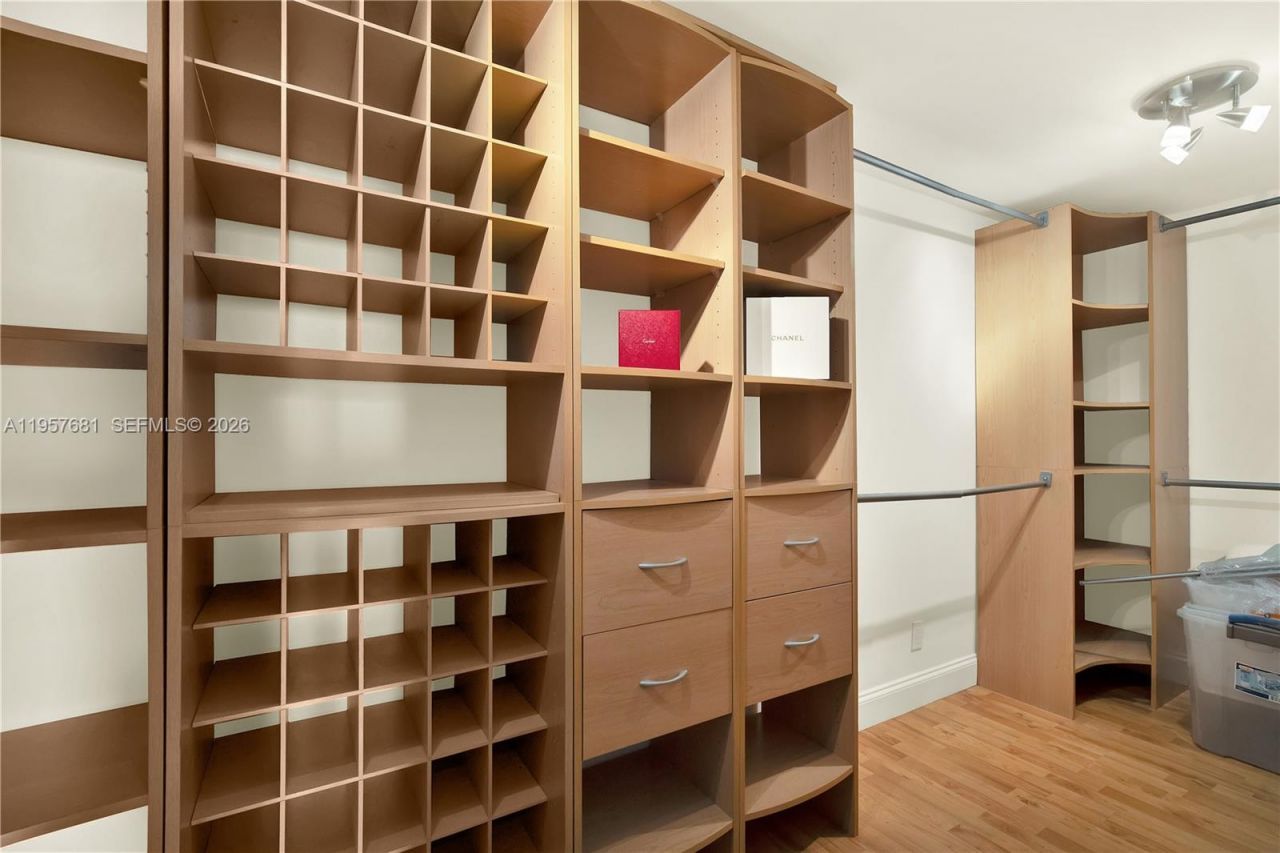 100 S Bayview Dr, Unit 1222, Sunny Isles Beach, FL 33160 Photo