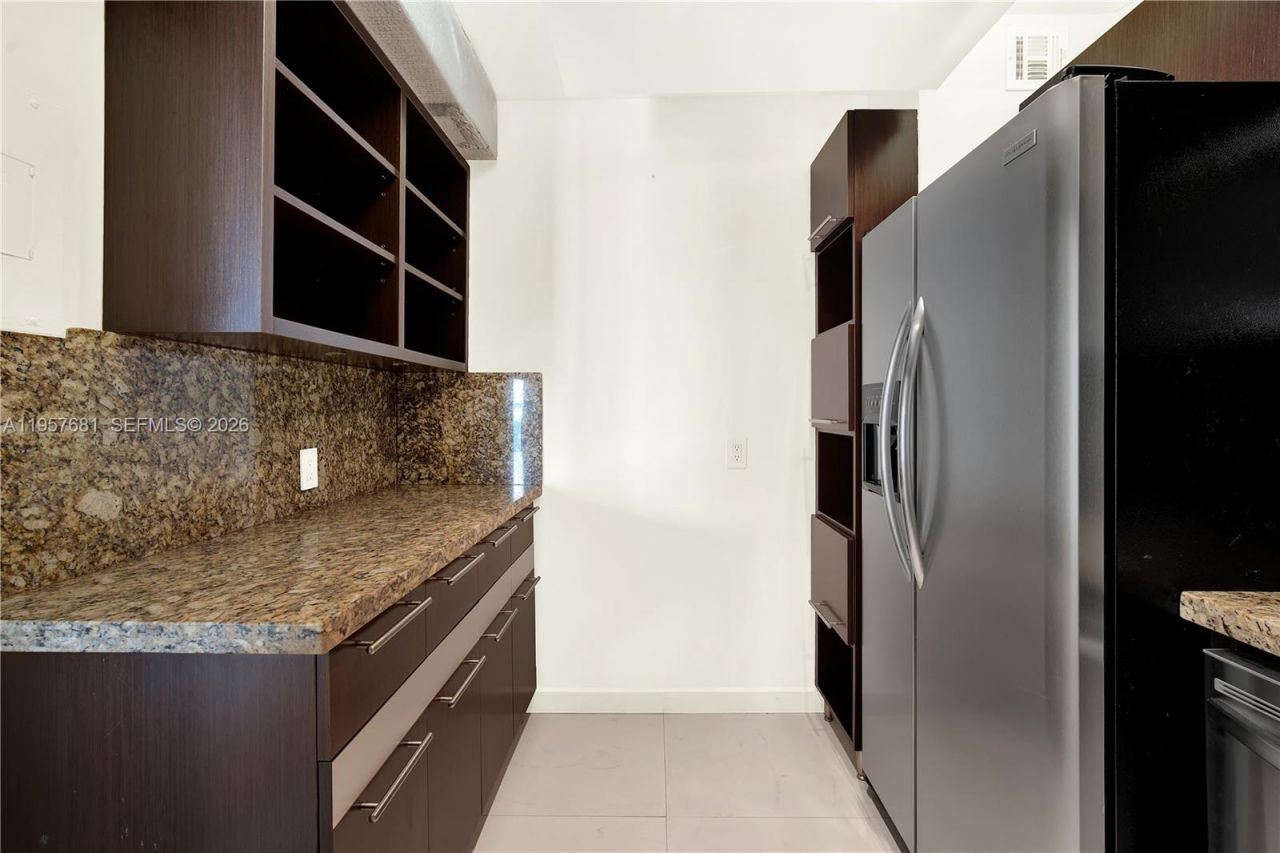 100 S Bayview Dr, Unit 1222, Sunny Isles Beach, FL 33160 Photo