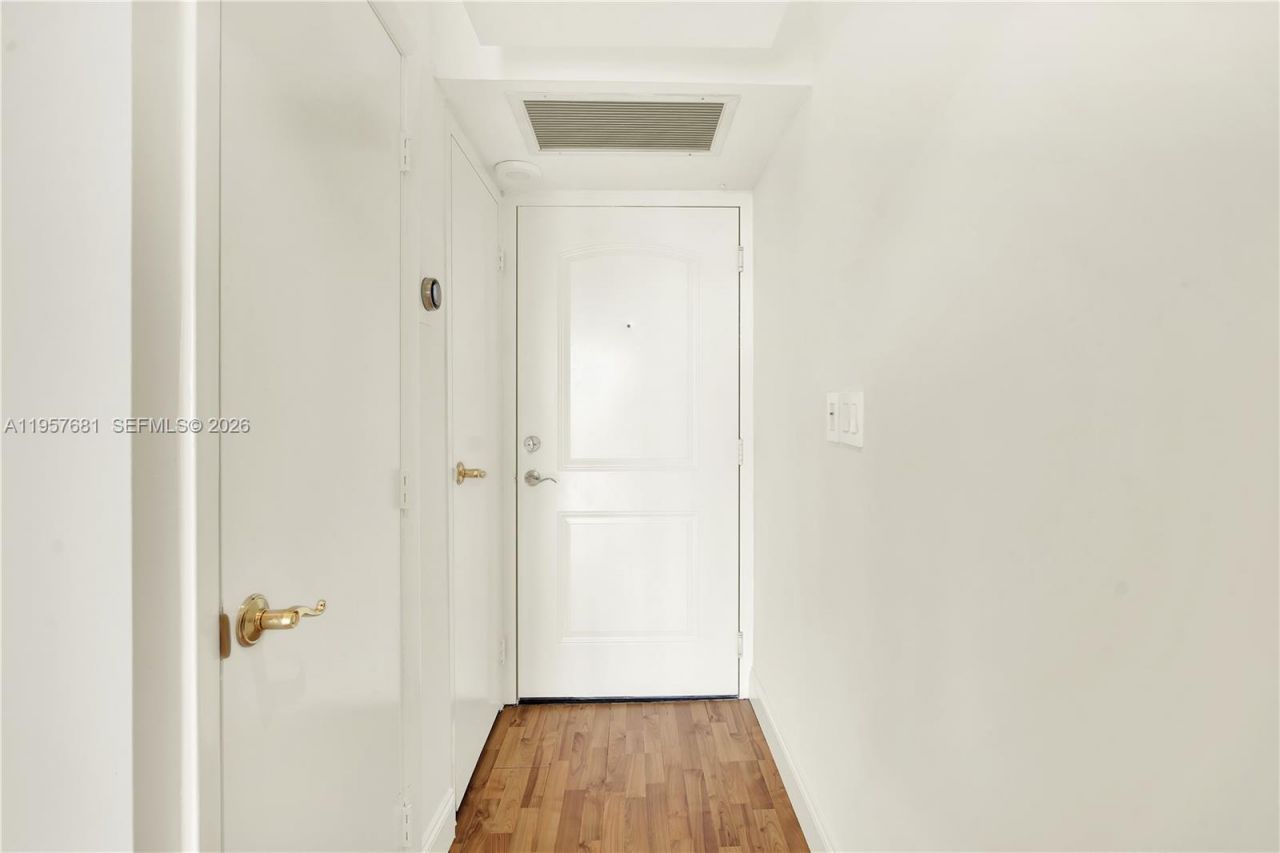 100 S Bayview Dr, Unit 1222, Sunny Isles Beach, FL 33160 Photo