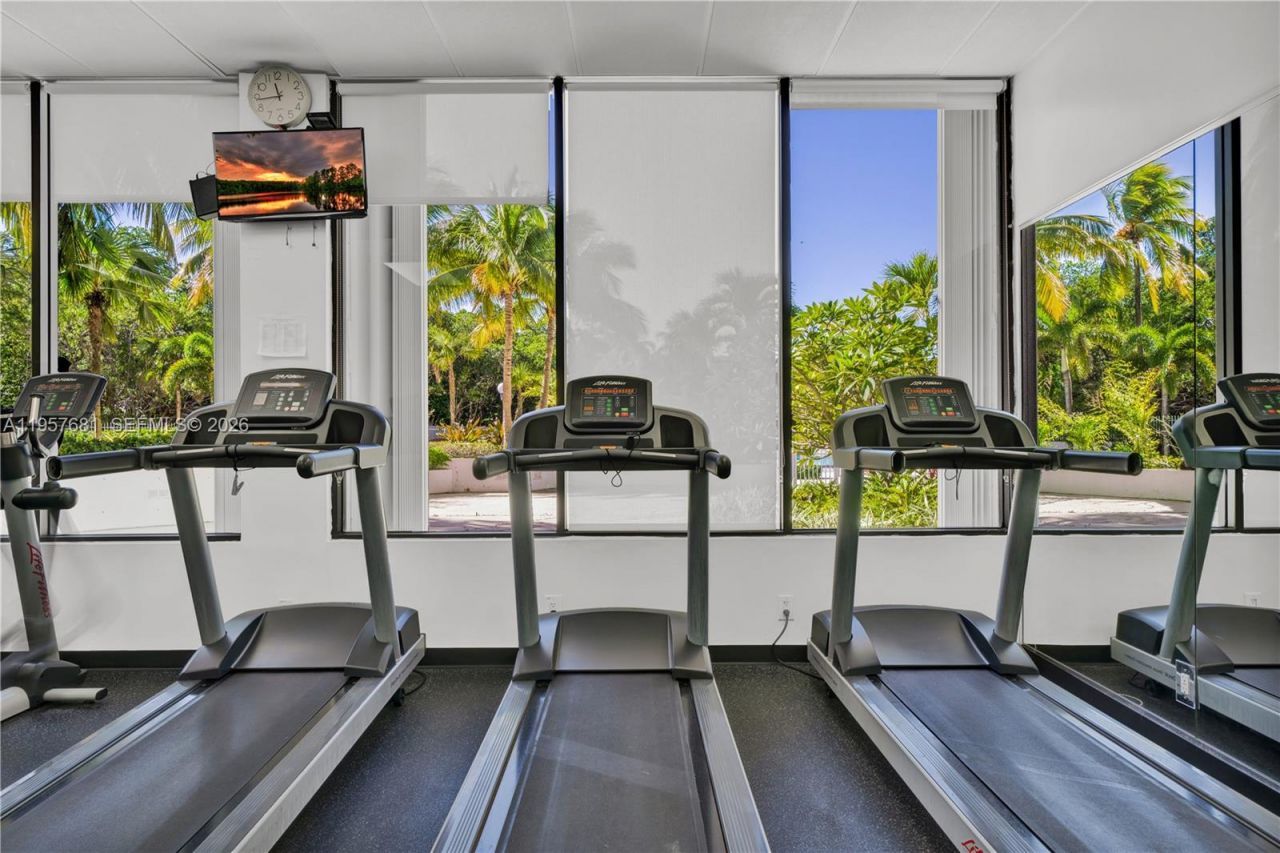 100 S Bayview Dr, Unit 1222, Sunny Isles Beach, FL 33160 Photo