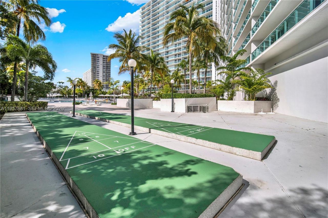 100 S Bayview Dr, Unit 1222, Sunny Isles Beach, FL 33160 Photo