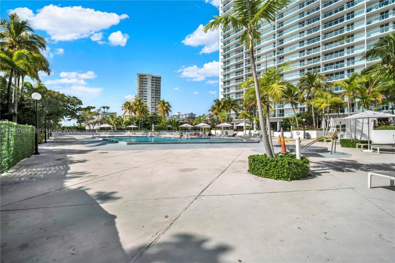 100 S Bayview Dr, Unit 1222, Sunny Isles Beach, FL 33160 Photo