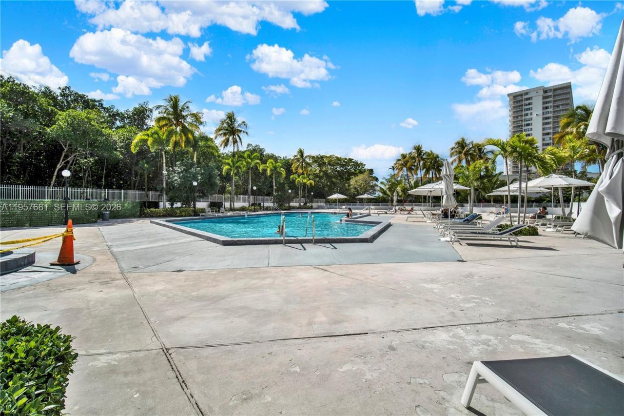 100 S Bayview Dr, Unit 1222, Sunny Isles Beach, FL 33160 Photo