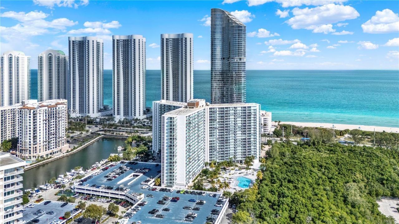 100 S Bayview Dr, Unit 1222, Sunny Isles Beach, FL 33160 Photo