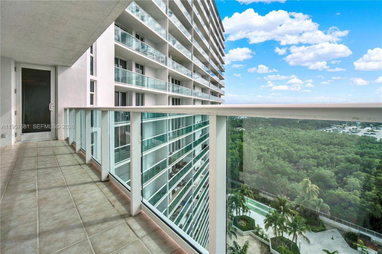100 S Bayview Dr, Unit 1222, Sunny Isles Beach, FL 33160 Photo