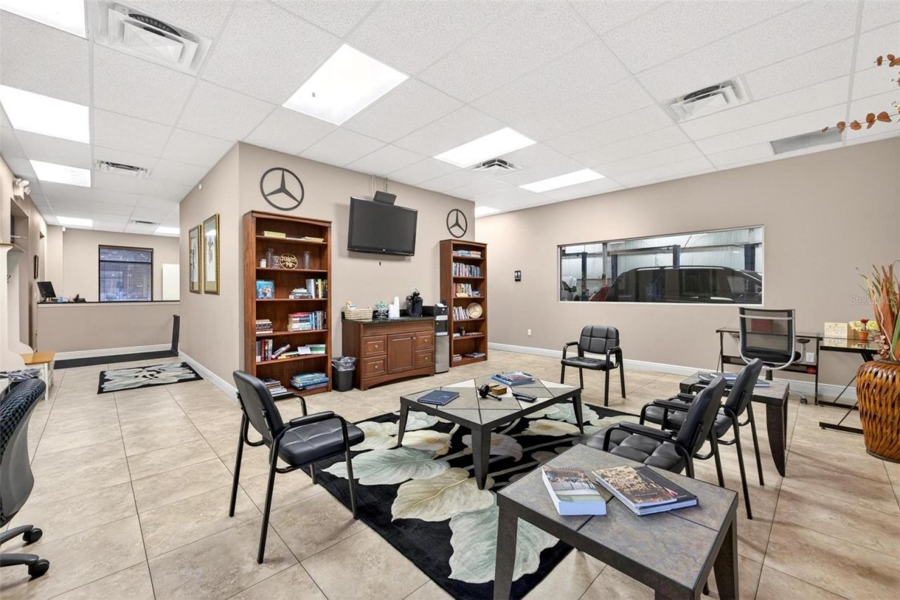 551 S Econ Circle, Oviedo, FL 32765 Photo