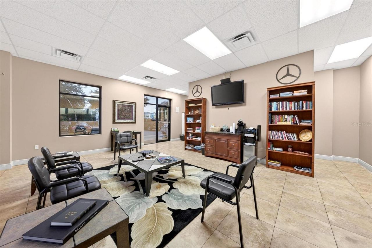 551 S Econ Circle, Oviedo, FL 32765 Photo