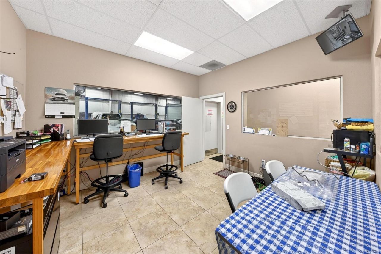 551 S Econ Circle, Oviedo, FL 32765 Photo