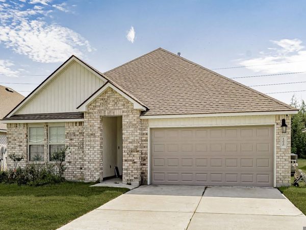 15820 Loussier Dr, Zachary, LA 70791