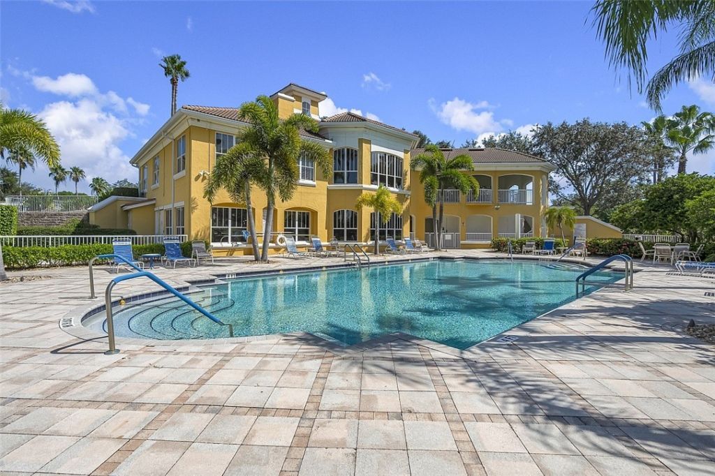 5095 Fairways Circle, Unit I304, Vero Beach, FL 32967 Photo