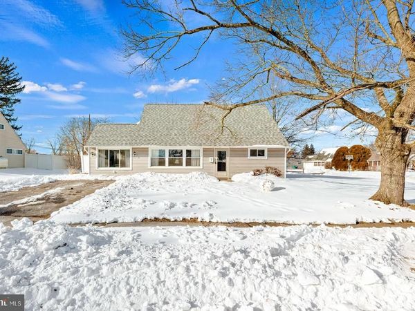 2 NORMAN AVENUE, LEVITTOWN, PA 19055