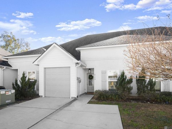 8140 Stonelake Circle East Ave, Baton Rouge, LA 70820